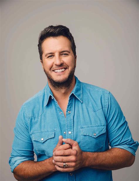 Inside Luke Bryan's 6 Outfit Changes at the 2021 